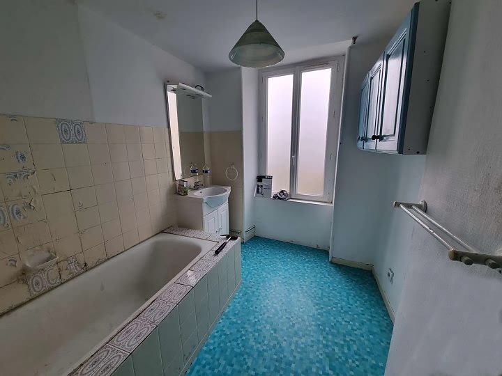 5 bed house for sale near Viennay