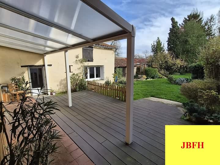 3 bed stone house for sale near Viennay