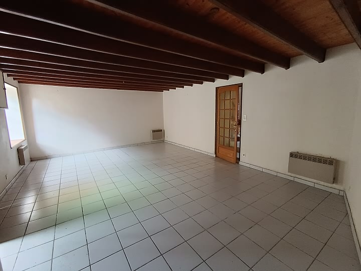 Maison en pierre de 3 chambres à vendre près de Bothoa