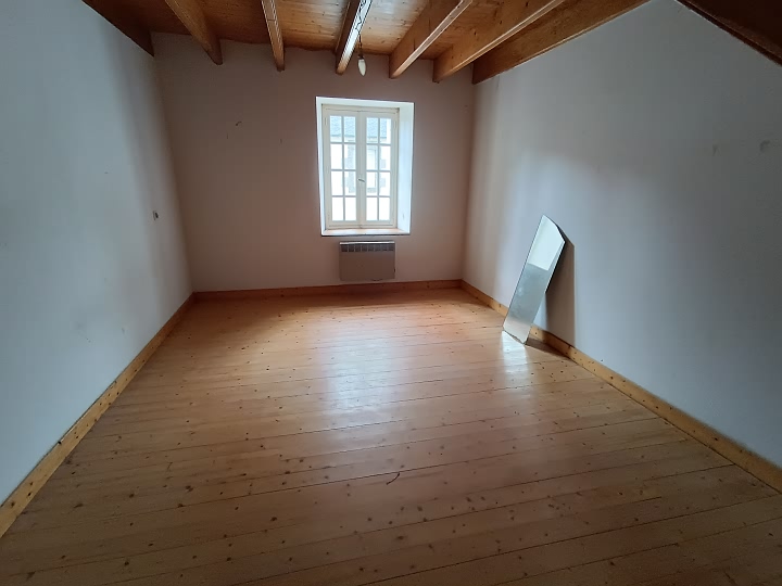 Maison en pierre de 3 chambres à vendre près de Bothoa