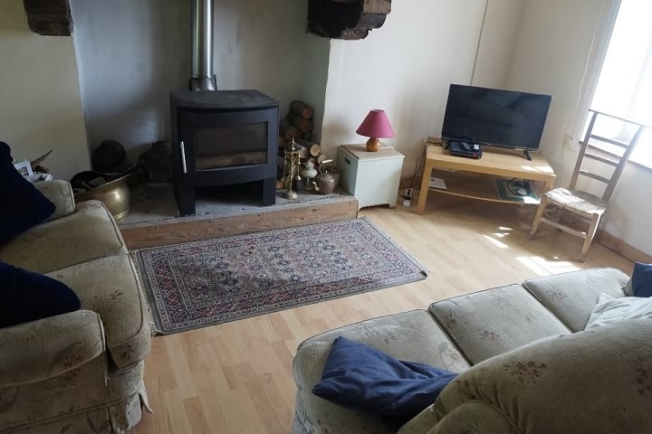 2 bed stone house for sale near Keraden