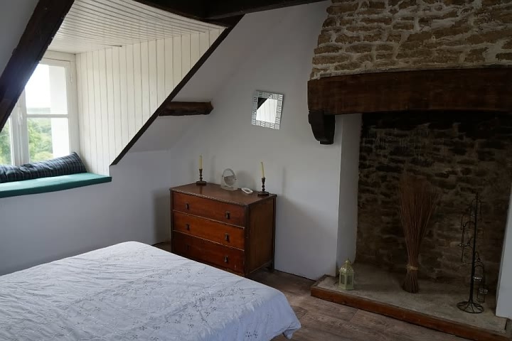 2 bed stone house for sale near Keraden