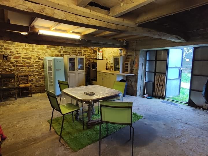 Stone house to renovate near Néhou