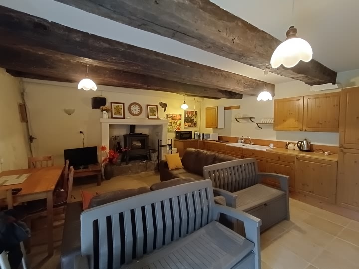 2 bed stone house for sale near Perret