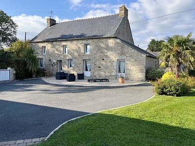 4 bed stone house for sale near Caribet