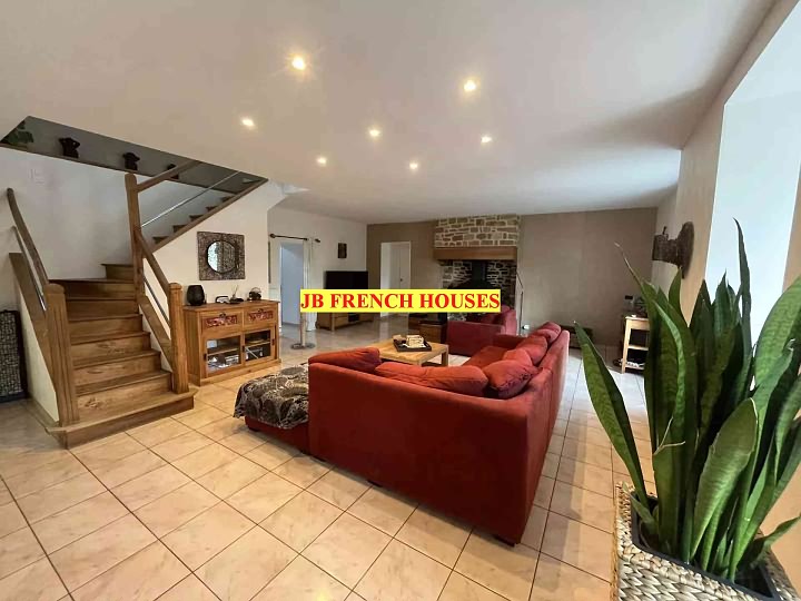 4 bed stone house for sale near Caribet
