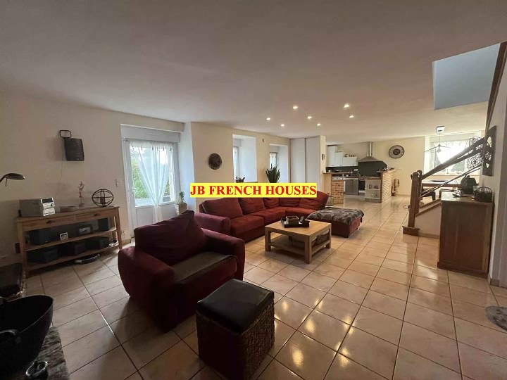 4 bed stone house for sale near Caribet
