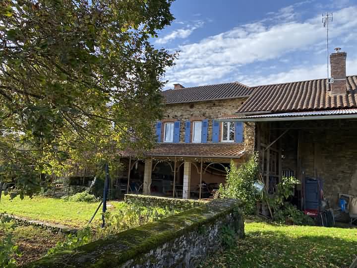 4 bed stone house for sale near Grand Bueix