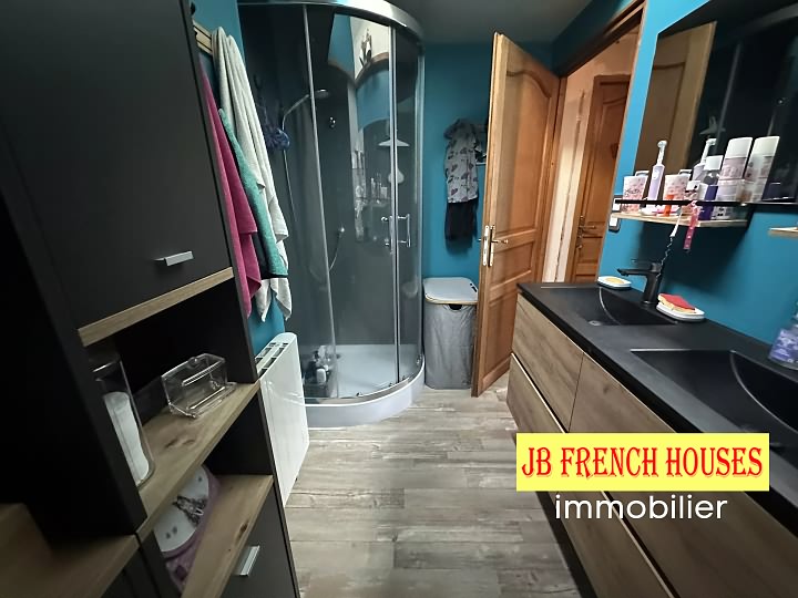 2 bed stone house for sale near Noth