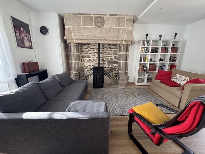 Maison en pierre de 5 chambres à vendre près de Jartaud