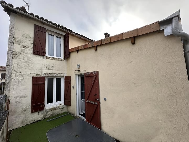 4 bed stone house for sale near Ardilleux