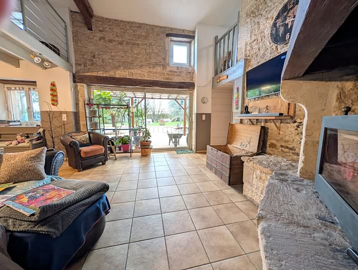 3 bed stone house for sale near Gentray