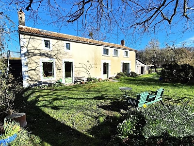 3 bed stone house for sale near Viennay