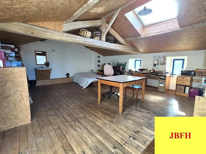 3 bed stone house for sale near Viennay