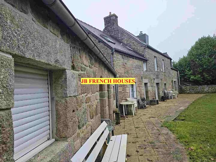 3 bed stone house for sale near Kerurien