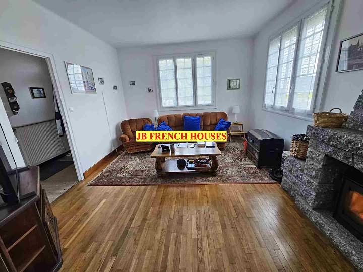 4 bed stone house for sale near Lanvellec
