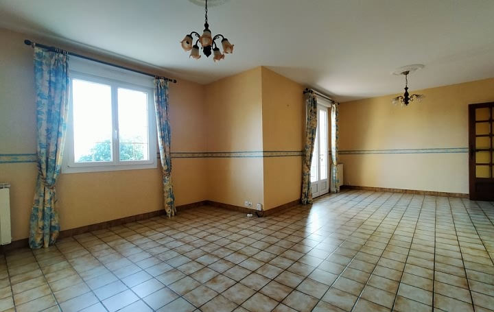 3 bed stone house for sale near Averton