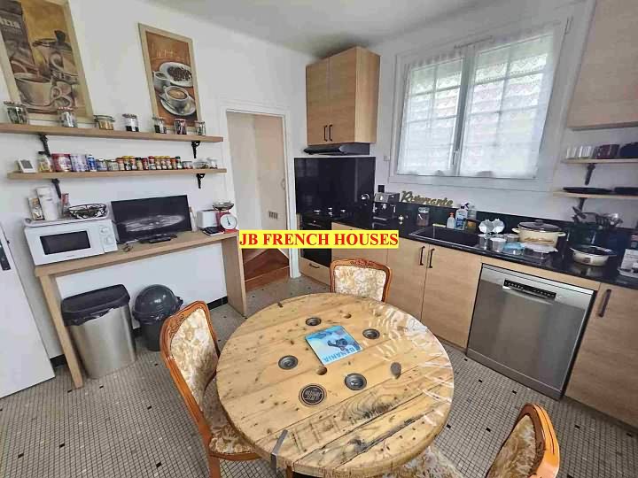 4 bed stone house for sale near Lanvellec