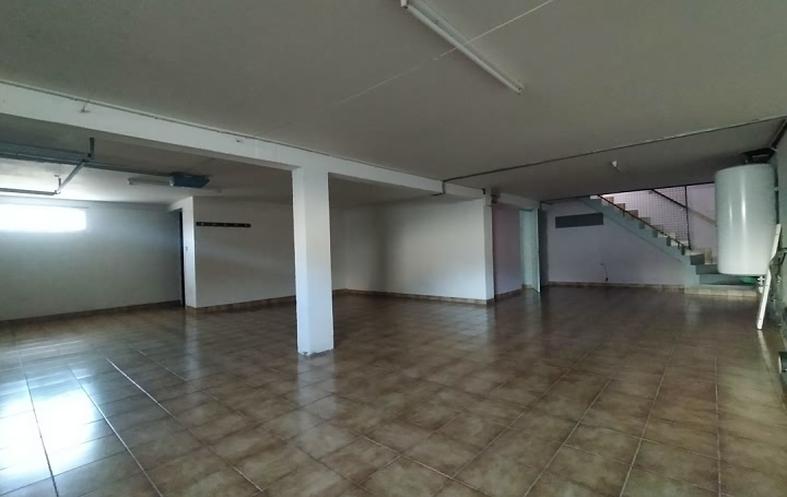 3 bed stone house for sale near Averton