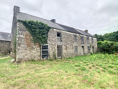 Maison en pierre à rénover près de Mohon