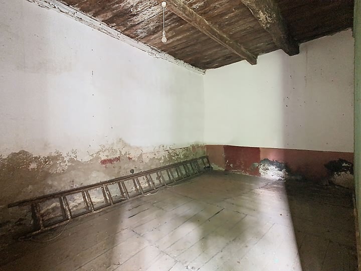 Maison en pierre à rénover près de Mohon