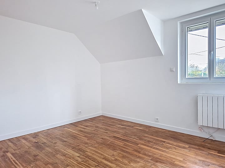 3 bed stone house for sale near Peer