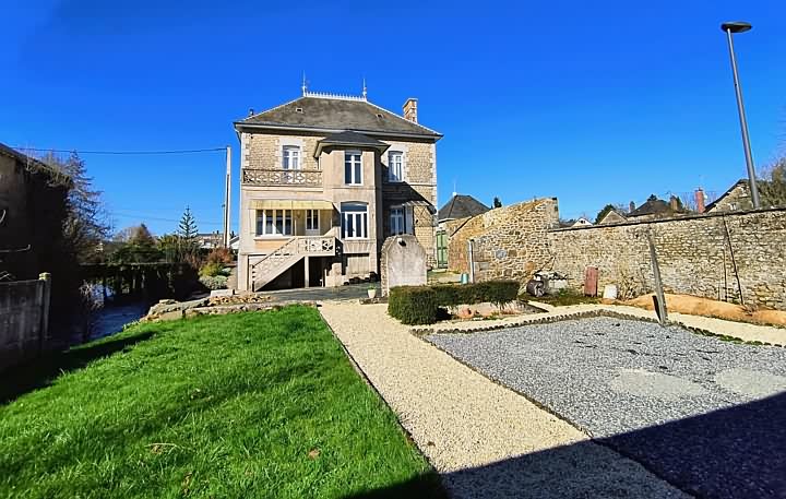 4 bed stone house for sale near Lesbois