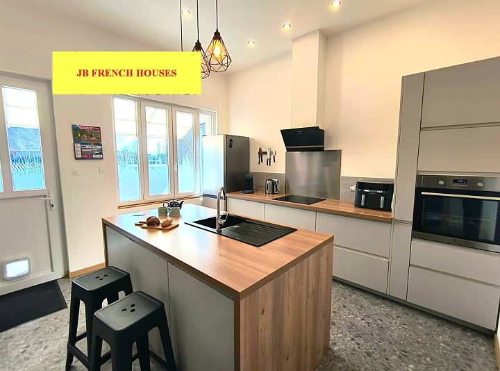 4 bed stone house for sale near Lesbois