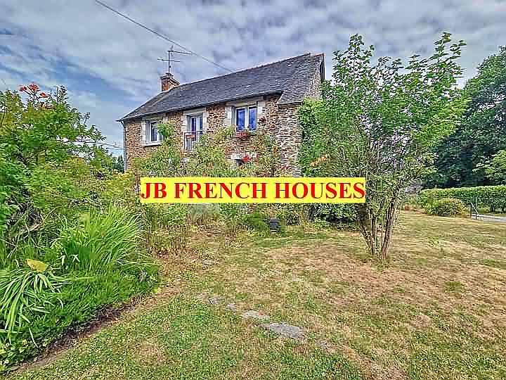 2 bed stone house for sale near Taupont