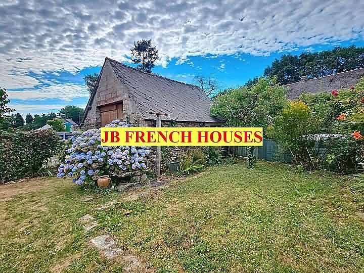 2 bed stone house for sale near Taupont
