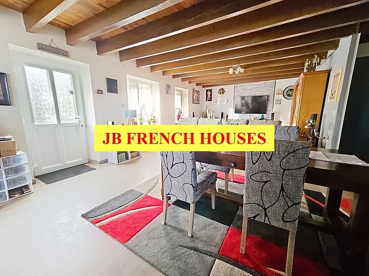 Maison en pierre de 3 chambres à vendre près de Mohon