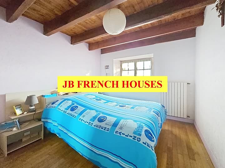 Maison en pierre de 3 chambres à vendre près de Mohon