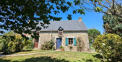 Maison en pierre de 4 chambres à vendre près de Mohon