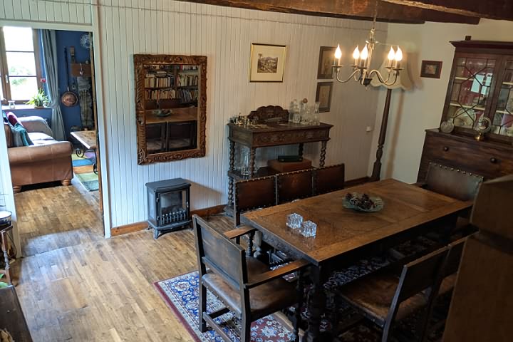 Maison en pierre de 4 chambres à vendre près de Mohon