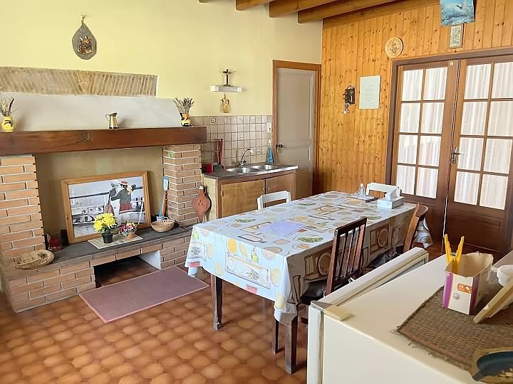 4 bed stone house for sale near Aizet