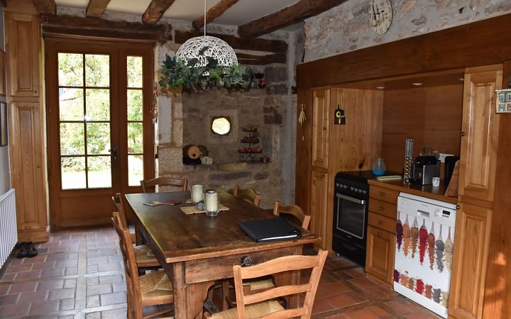 6 bed stone house for sale near Castels