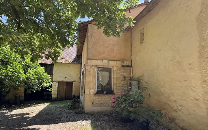 4 bed stone house for sale near Castels