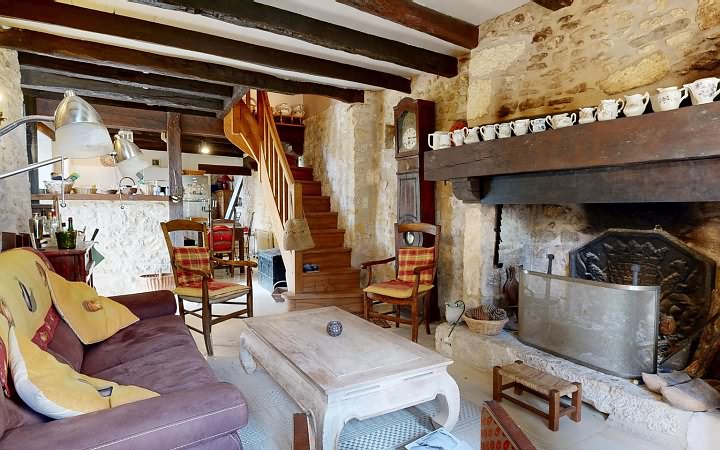 4 bed stone house for sale near Castels