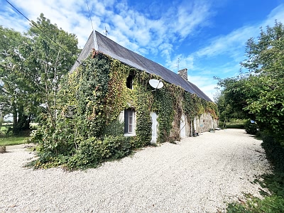 3 bed stone house for sale near Le Tanu