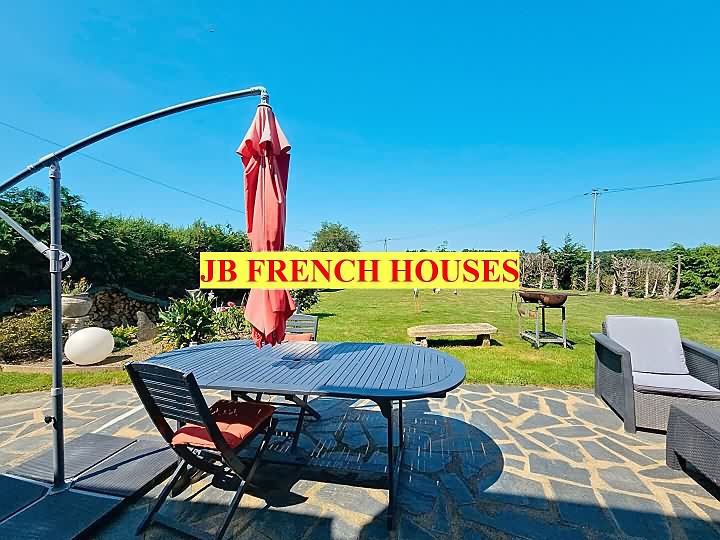 3 bed stone house for sale near Peer