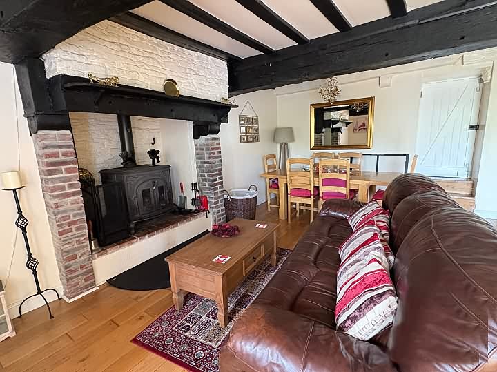 2 bed stone house for sale near Lapenty