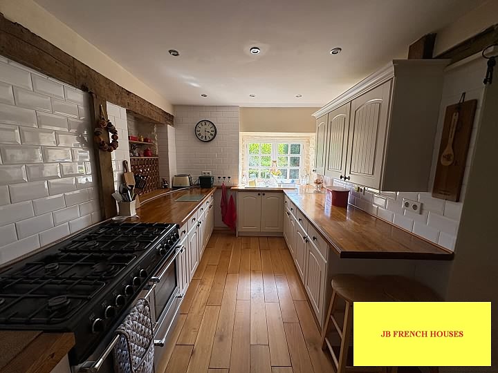 2 bed stone house for sale near Lapenty