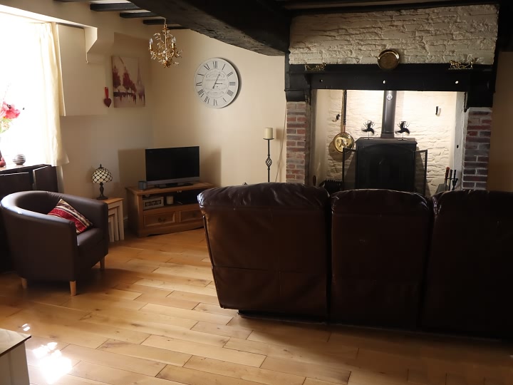 2 bed stone house for sale near Lapenty