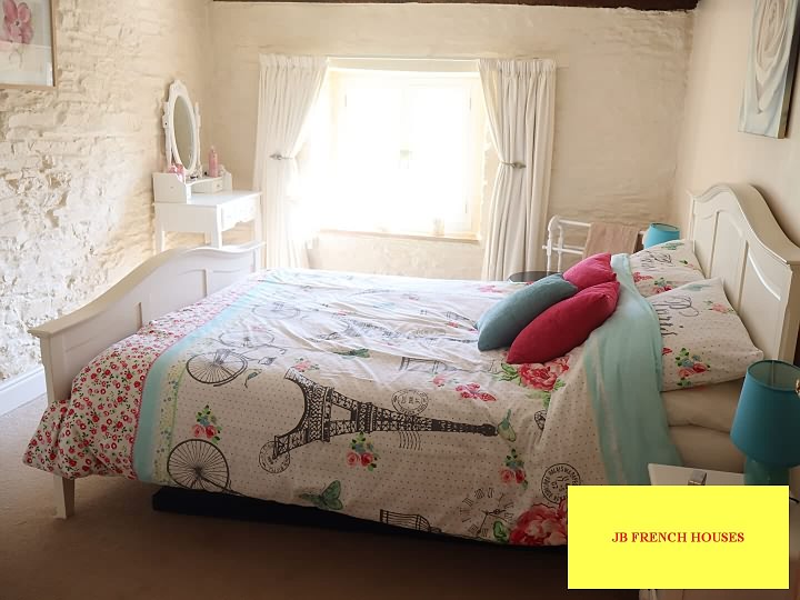 2 bed stone house for sale near Lapenty