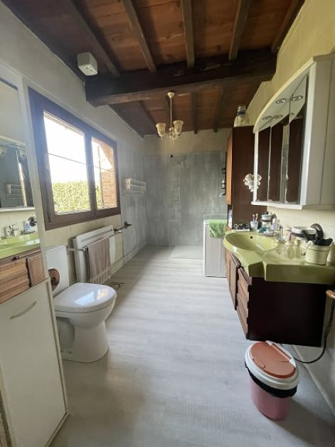 4 bed stone house for sale near Lambus