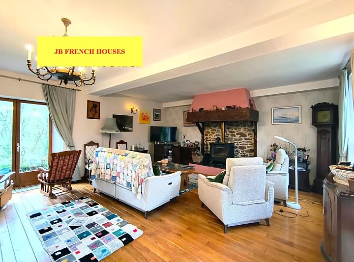 3 bed stone house for sale near Lesbois
