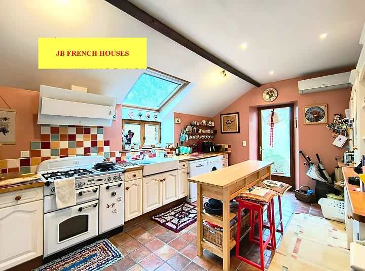 3 bed stone house for sale near Lesbois