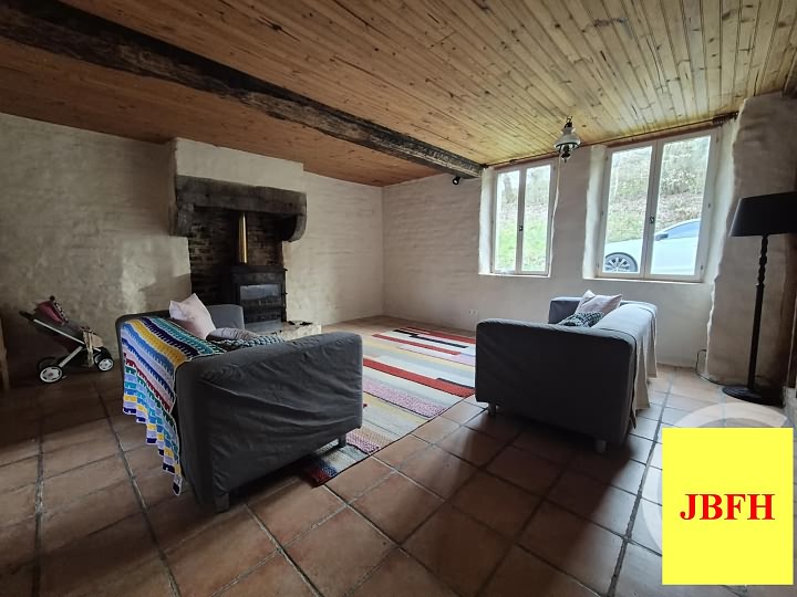 2 bed stone house for sale near Perrou
