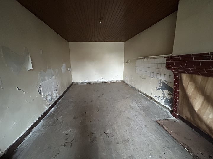 Stone house to renovate near Suaux