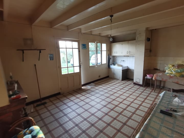 Stone house to renovate near Suaux
